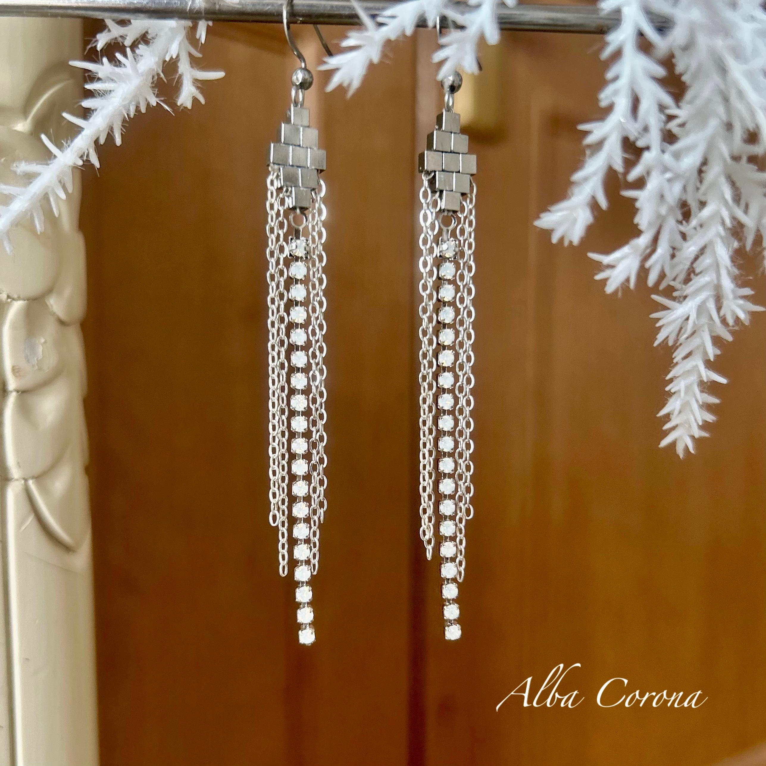 クリスタルダイヤレーンとチェーンのフリンジピアス/イヤリング1枚目の画像